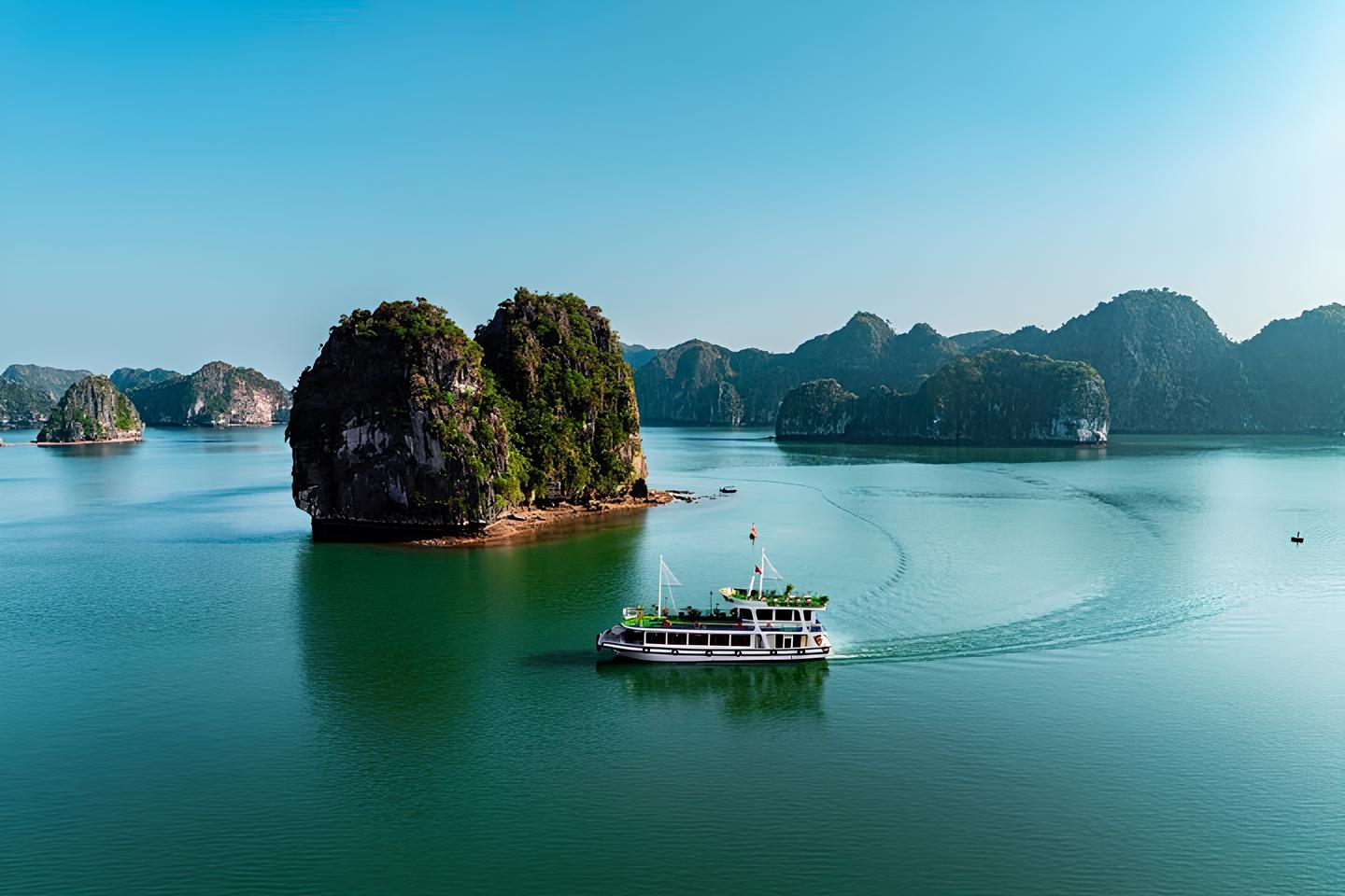 Explore Cat Ba